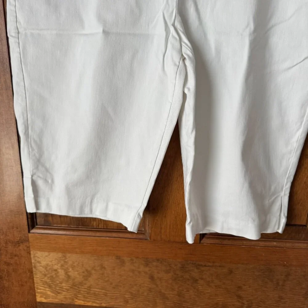 Alfred Dunner White Pull-On Capris Size 12